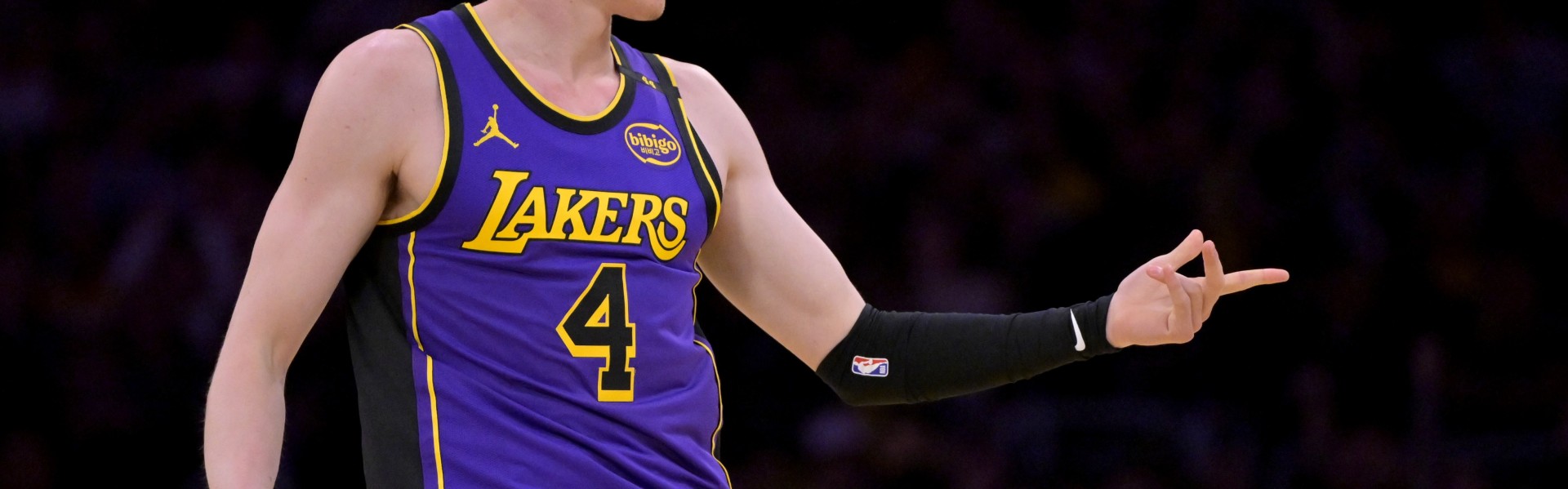 美记：湖人想打包克内克特及到期合同换回即战力 但没球队感兴趣